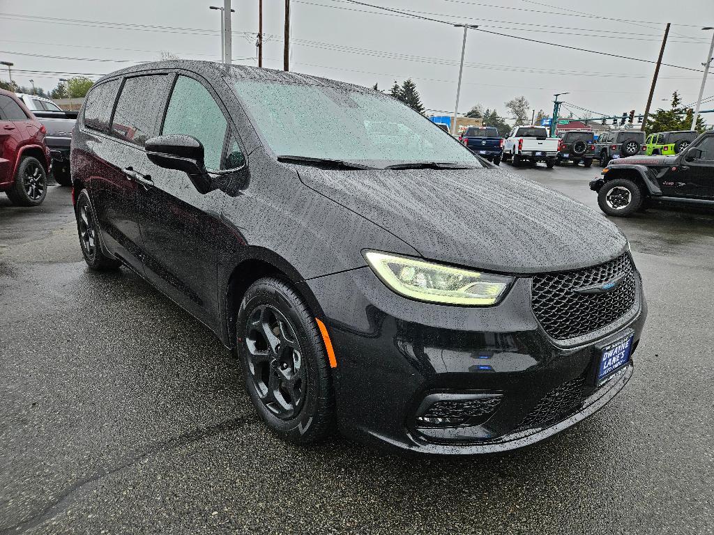 used 2021 Chrysler Pacifica Hybrid car, priced at $30,170