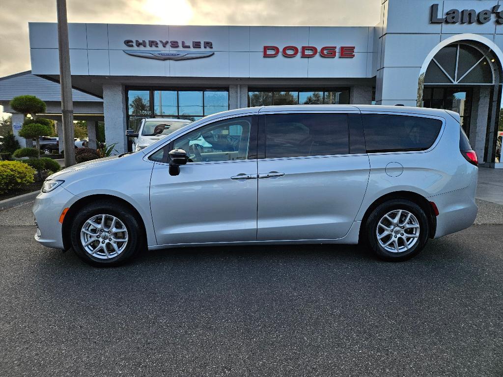 used 2024 Chrysler Pacifica car, priced at $28,370
