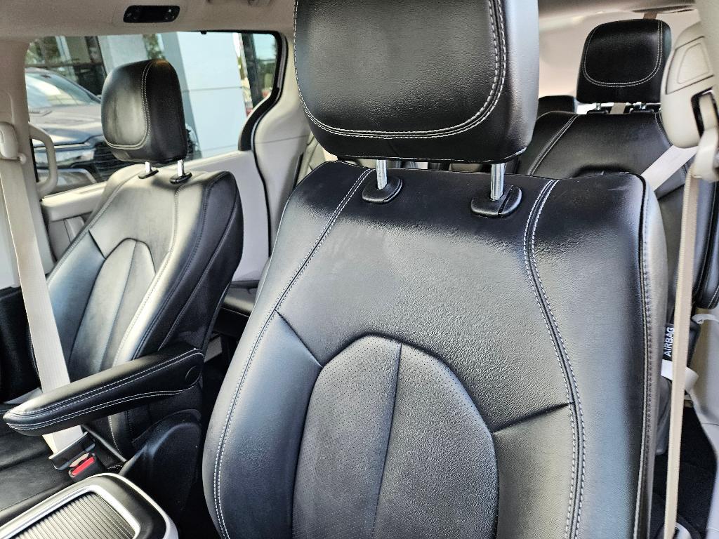 used 2024 Chrysler Pacifica car, priced at $28,370