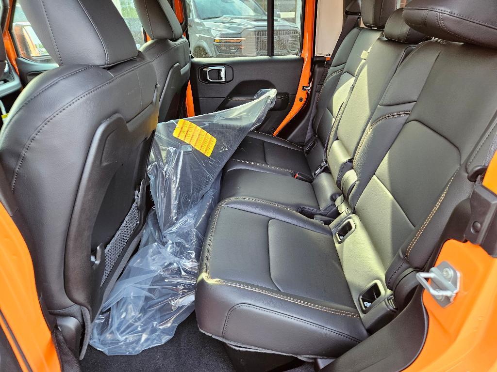 new 2025 Jeep Gladiator car, priced at $46,905
