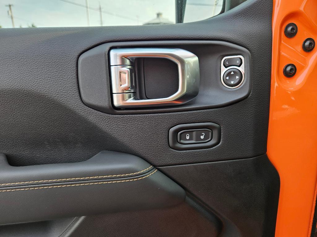 new 2025 Jeep Gladiator car, priced at $46,905