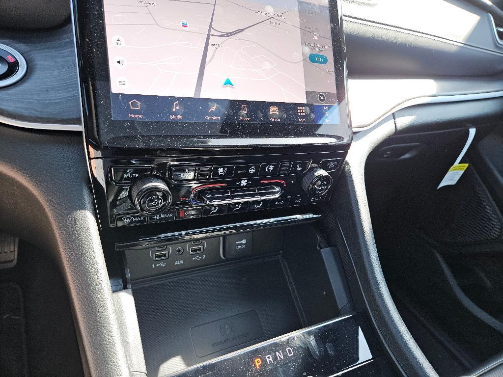 new 2024 Jeep Grand Cherokee L car, priced at $47,205