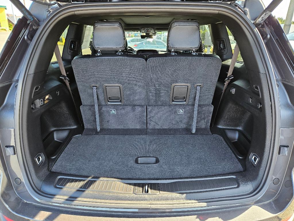 new 2024 Jeep Grand Cherokee L car, priced at $47,205