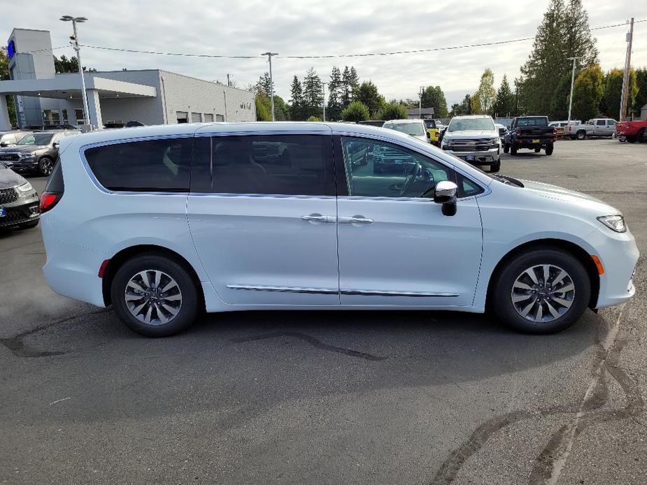 new 2023 Chrysler Pacifica Hybrid car, priced at $49,999