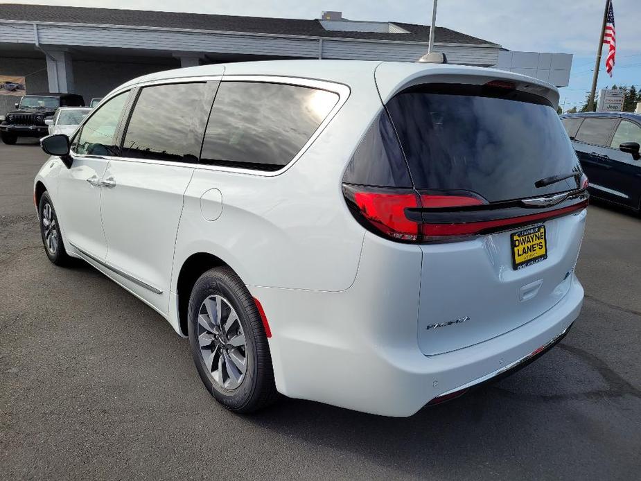 new 2023 Chrysler Pacifica Hybrid car, priced at $49,999