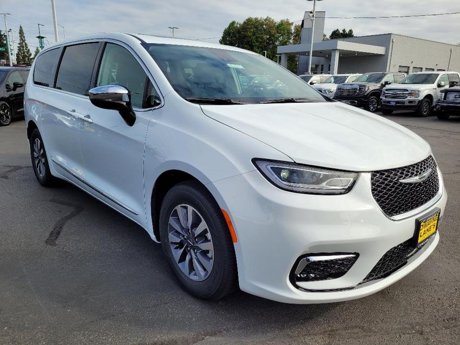 new 2023 Chrysler Pacifica Hybrid car, priced at $49,999