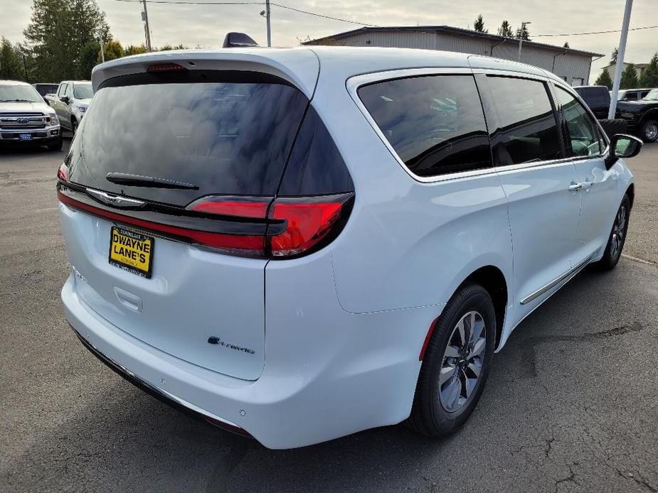 new 2023 Chrysler Pacifica Hybrid car, priced at $49,999