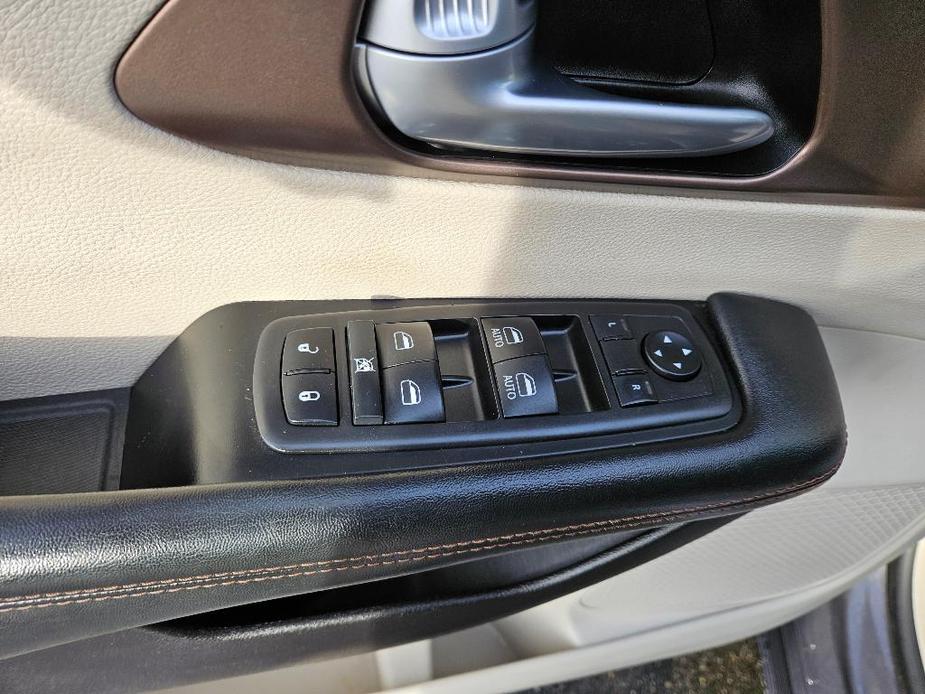 used 2019 Chrysler Pacifica car, priced at $12,370