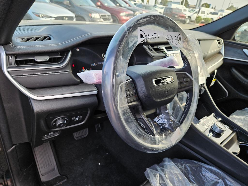 new 2024 Jeep Grand Cherokee L car, priced at $49,407