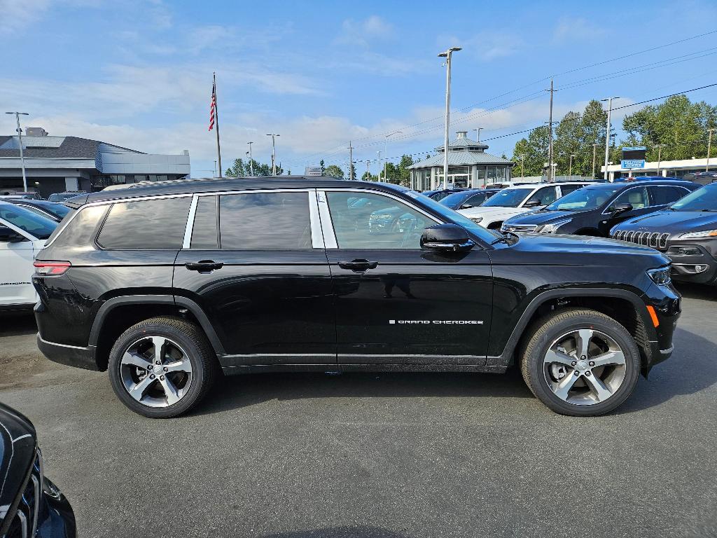 new 2024 Jeep Grand Cherokee L car, priced at $49,407