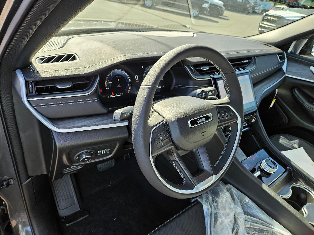 new 2024 Jeep Grand Cherokee L car, priced at $55,985