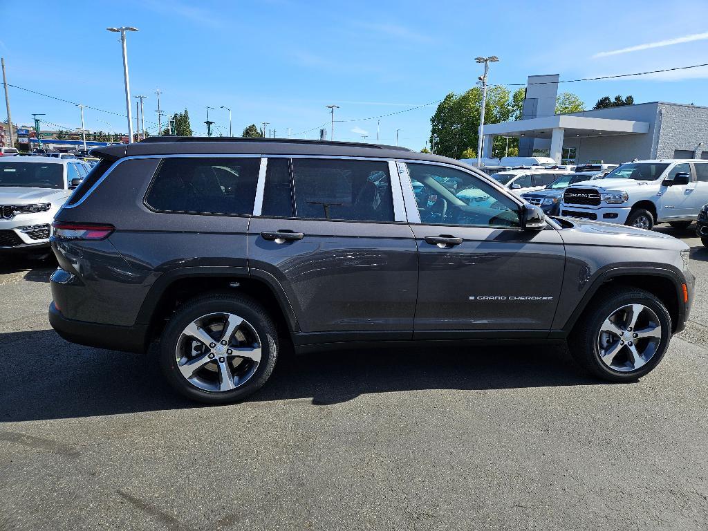 new 2024 Jeep Grand Cherokee L car, priced at $55,985