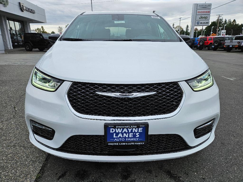 new 2026 Chrysler Pacifica car, priced at $42,685