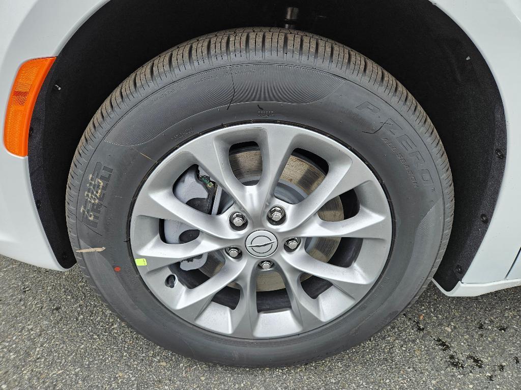 new 2026 Chrysler Pacifica car, priced at $43,935