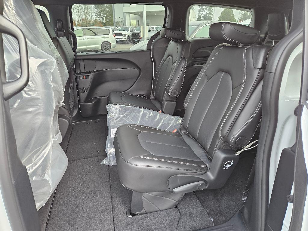 new 2025 Chrysler Pacifica car, priced at $44,140