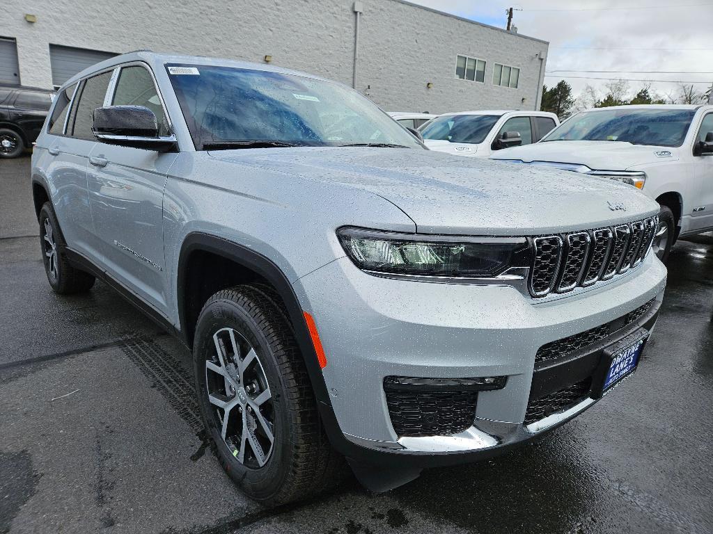 new 2024 Jeep Grand Cherokee L car, priced at $47,045