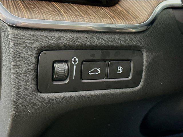 used 2022 Volvo XC60 Recharge Plug-In Hybrid car, priced at $32,497