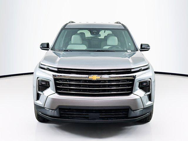 used 2025 Chevrolet Traverse car, priced at $31,497