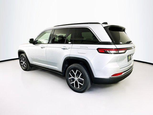 used 2024 Jeep Grand Cherokee car, priced at $28,297