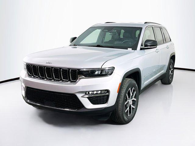 used 2024 Jeep Grand Cherokee car, priced at $28,297