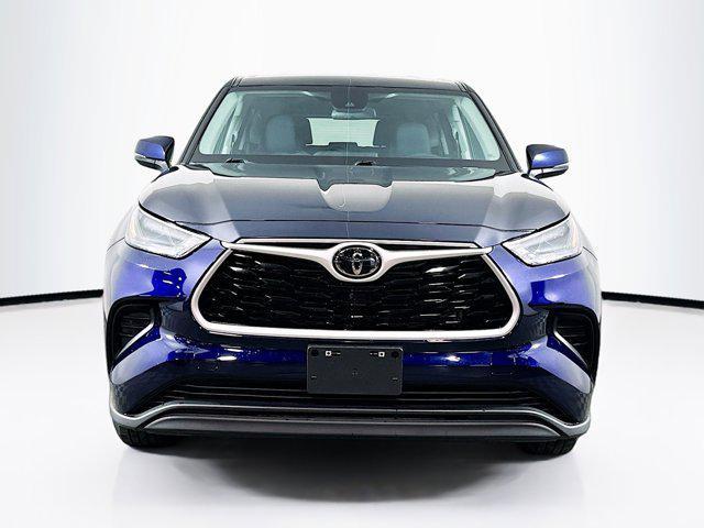 used 2023 Toyota Highlander car, priced at $32,697