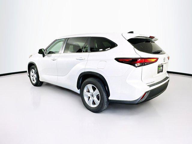 used 2024 Toyota Highlander car, priced at $34,897