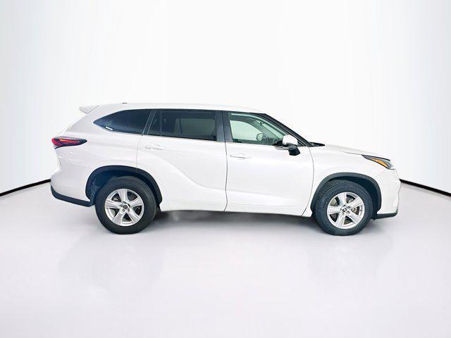used 2024 Toyota Highlander car, priced at $34,897