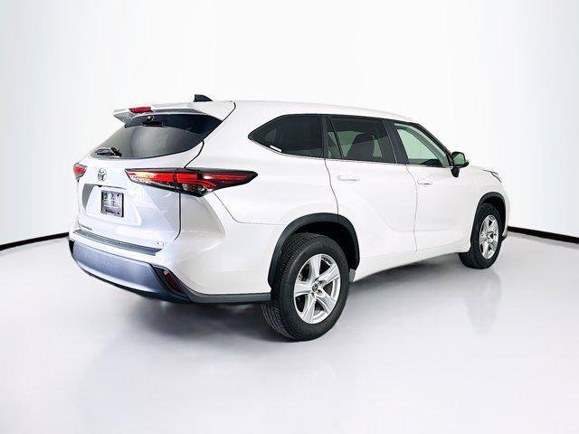 used 2024 Toyota Highlander car, priced at $34,897