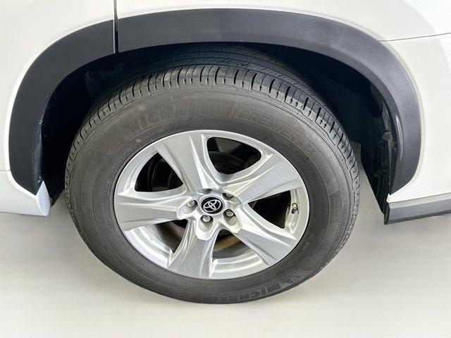 used 2024 Toyota Highlander car, priced at $34,897