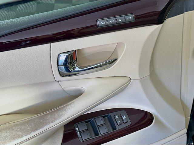 used 2013 Lexus LX 570 car, priced at $28,997