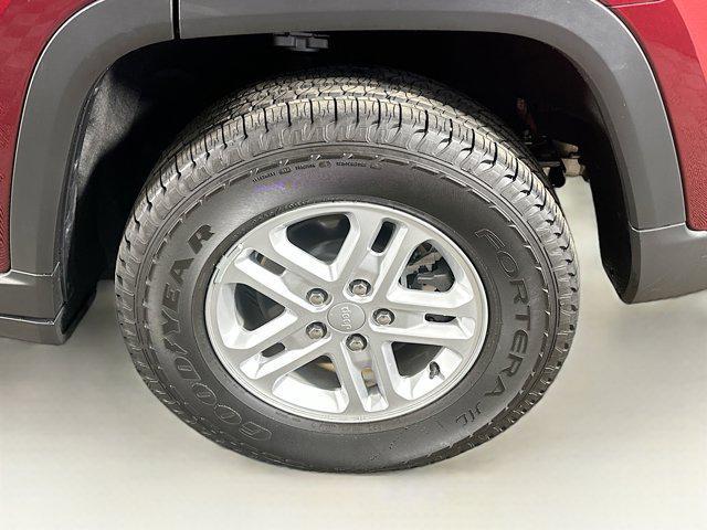 used 2025 Jeep Grand Cherokee car, priced at $30,487