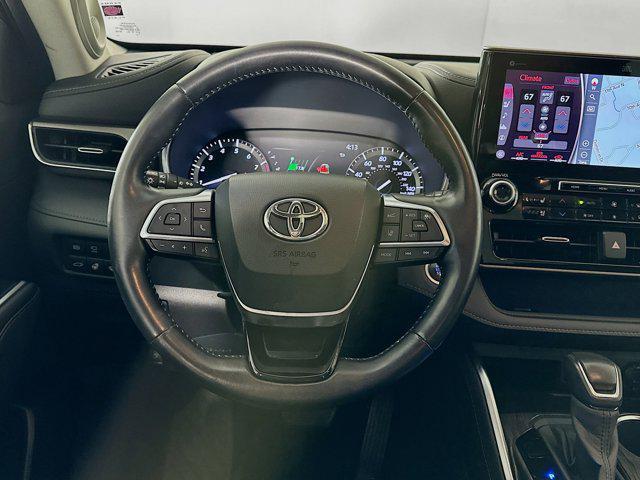 used 2020 Toyota Highlander car, priced at $29,397