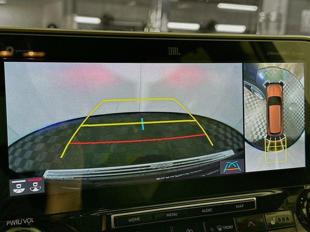 used 2020 Toyota Highlander car, priced at $29,397