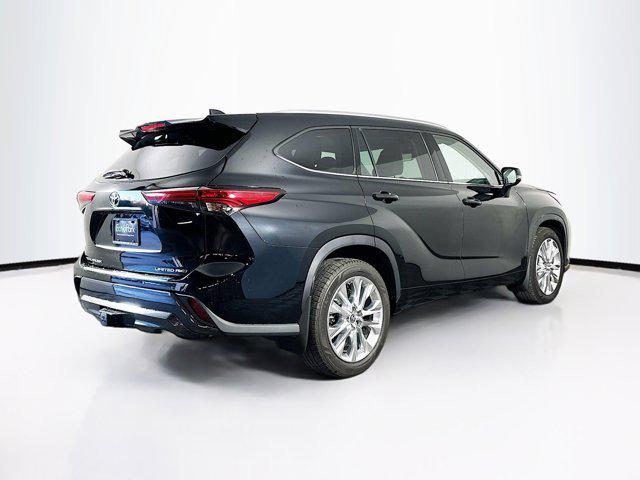 used 2020 Toyota Highlander car, priced at $29,397