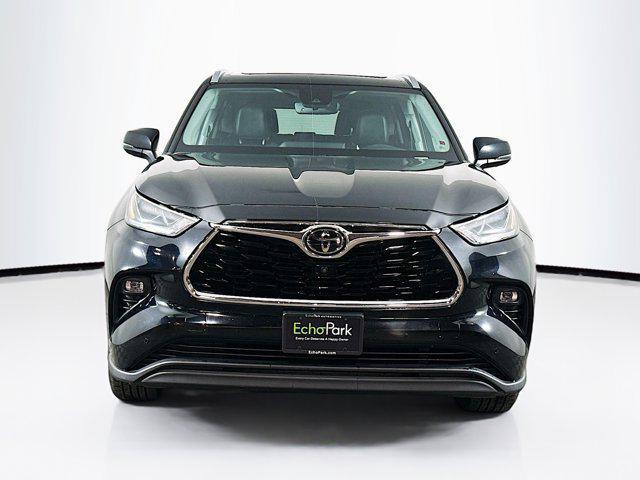 used 2020 Toyota Highlander car, priced at $29,397