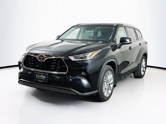 used 2020 Toyota Highlander car, priced at $29,397