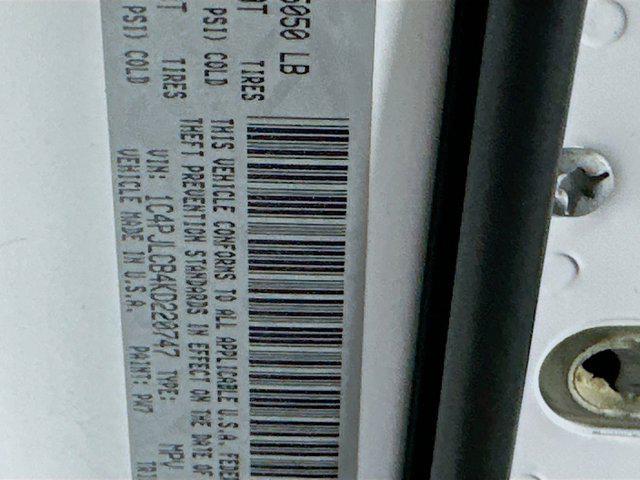 used 2019 Jeep Cherokee car, priced at $10,496