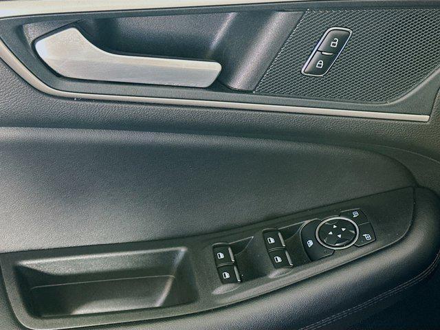 used 2024 Ford Edge car, priced at $19,197