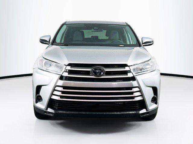 used 2019 Toyota Highlander car, priced at $21,399