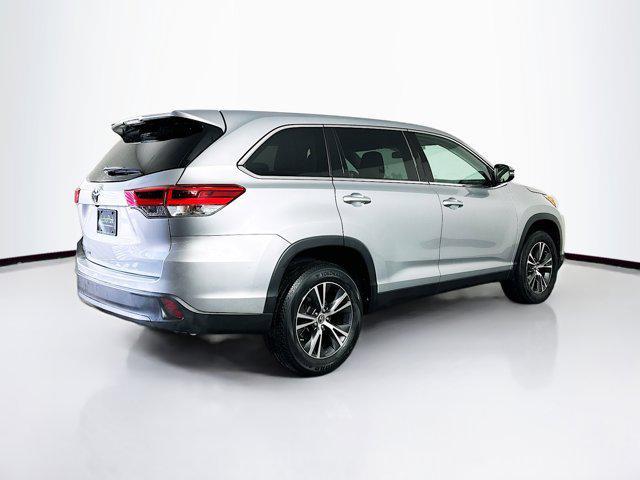 used 2019 Toyota Highlander car, priced at $21,399