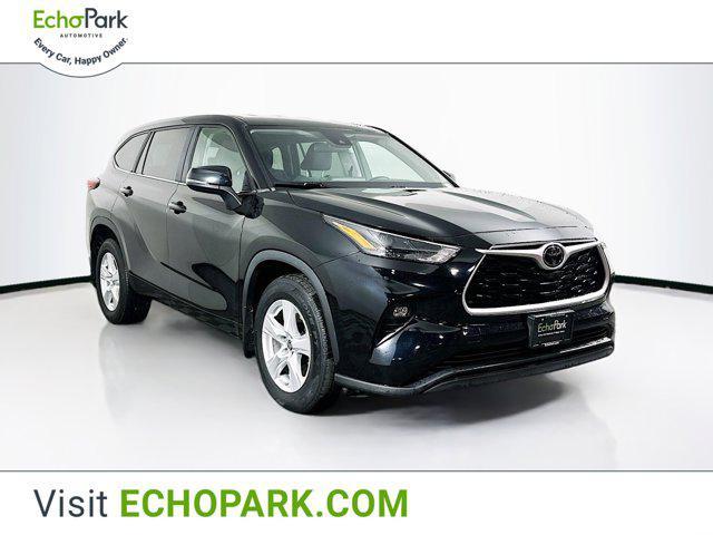 used 2023 Toyota Highlander car, priced at $31,289