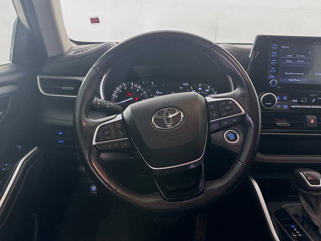 used 2021 Toyota Highlander car, priced at $30,499