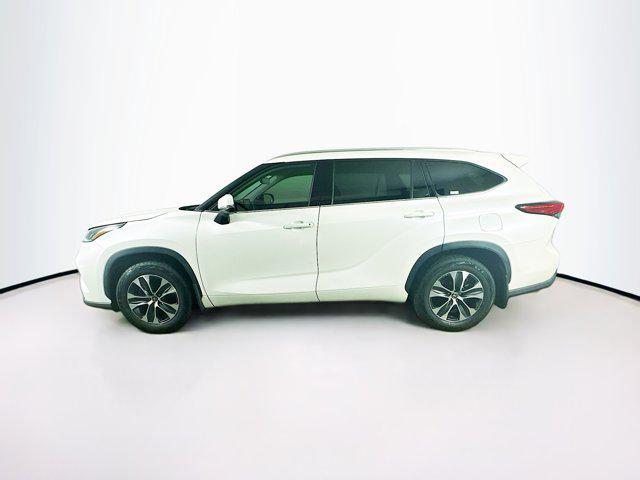 used 2021 Toyota Highlander car, priced at $30,499