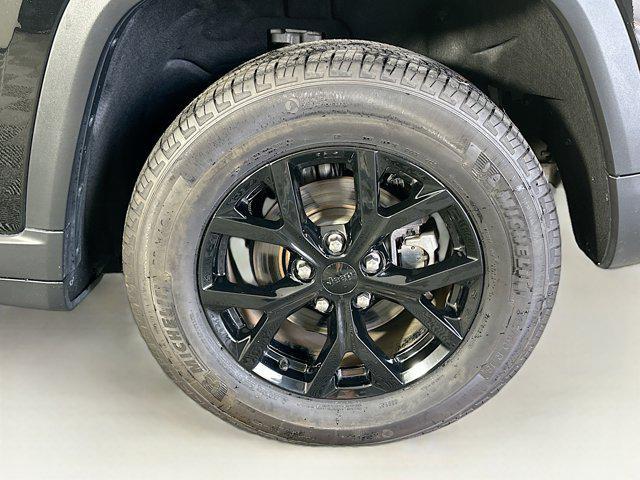 used 2024 Jeep Grand Cherokee car, priced at $29,996