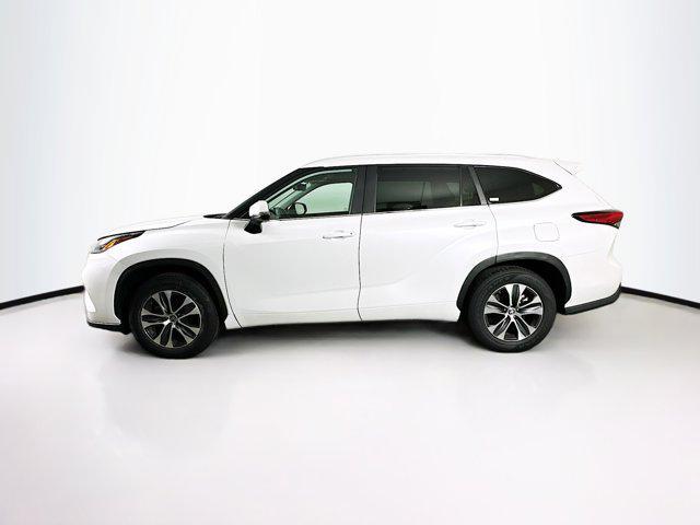 used 2023 Toyota Highlander car, priced at $32,697