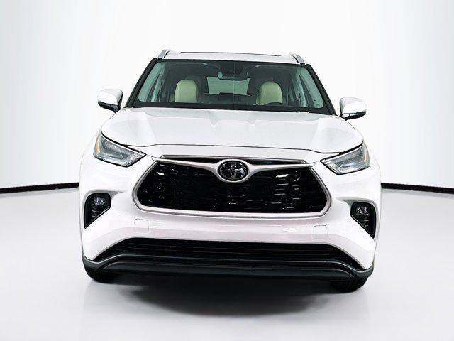 used 2023 Toyota Highlander car, priced at $32,697