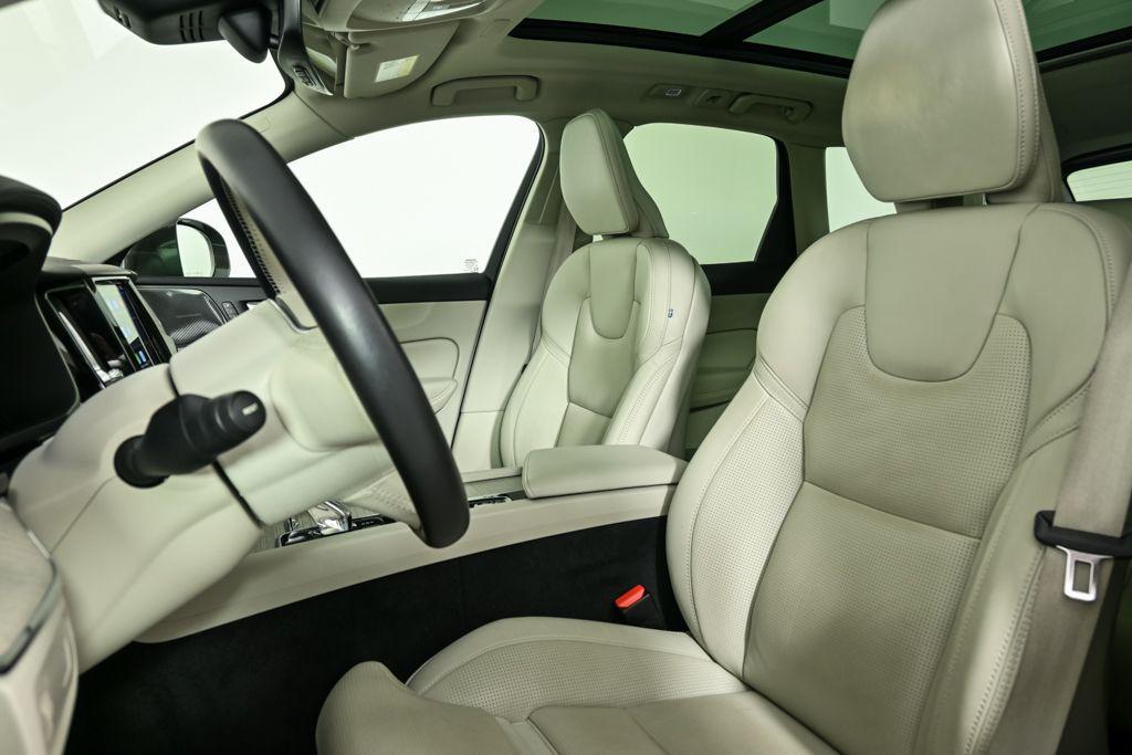 used 2022 Volvo XC60 car, priced at $35,225