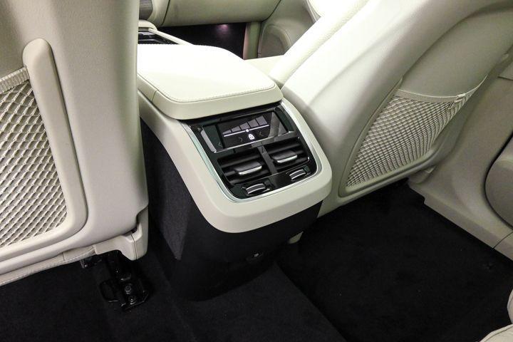 new 2025 Volvo XC90 car, priced at $61,095