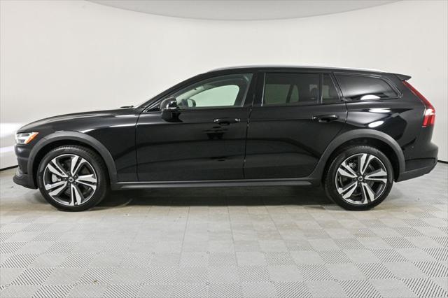 used 2024 Volvo V60 Cross Country car, priced at $40,718