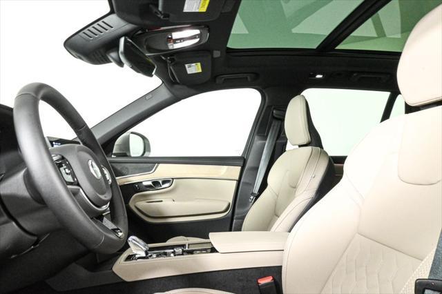 new 2025 Volvo XC90 car, priced at $60,725